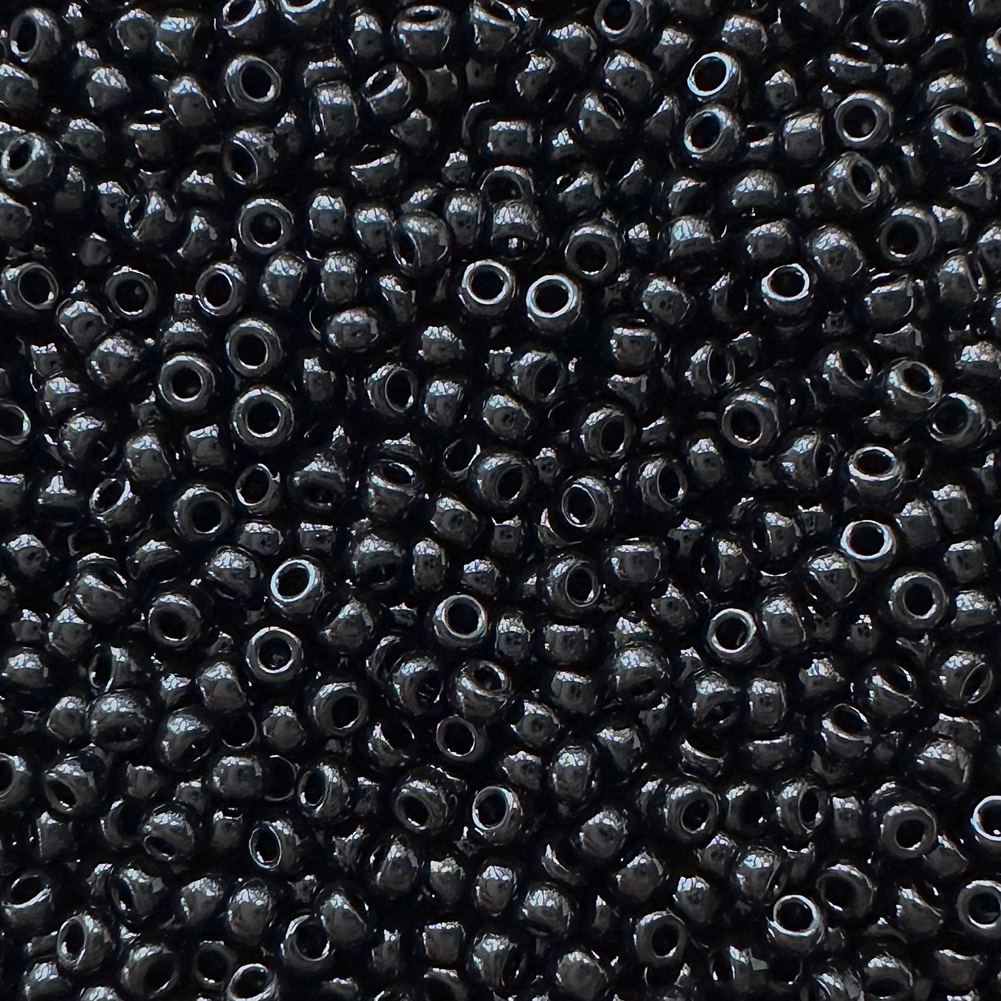 Miyuki 11-401 Opaque Black