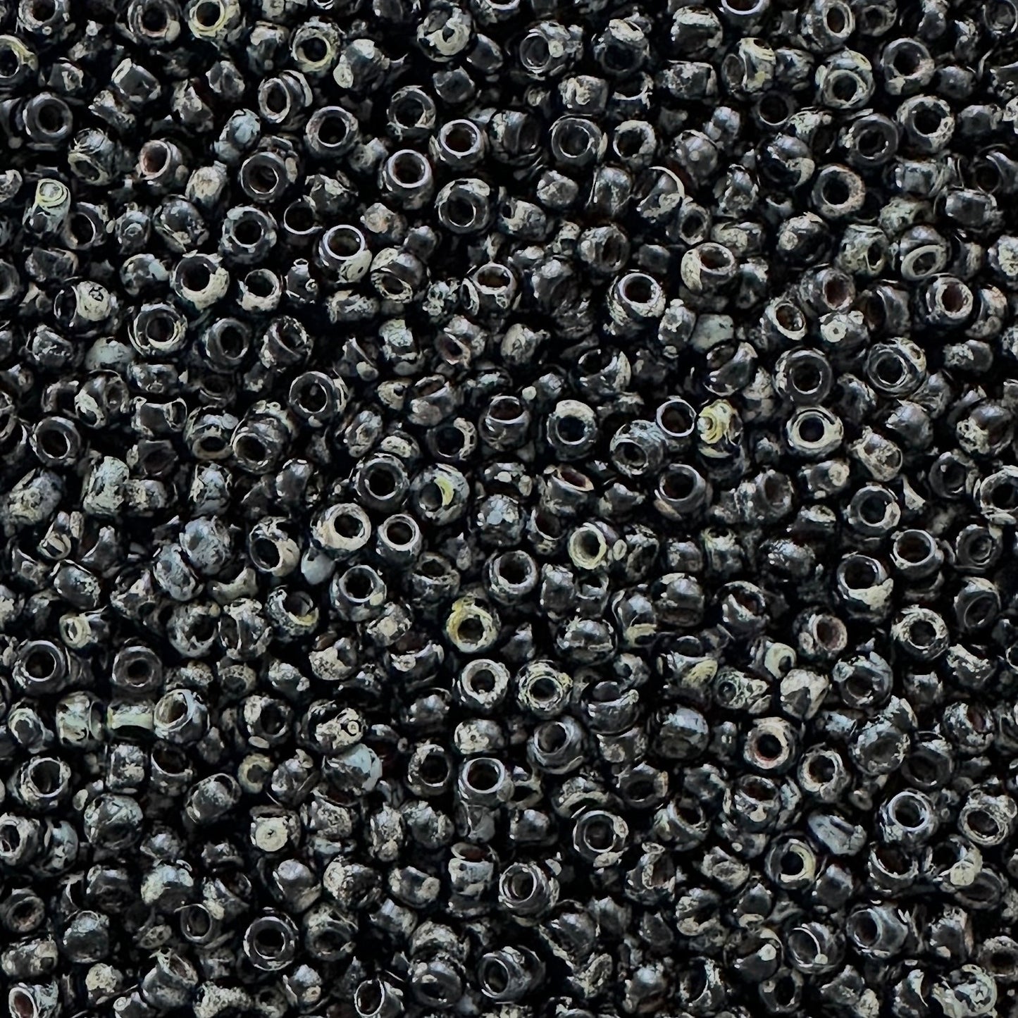 Miyuki 11 - 4511 Black Picasso - The Bead Mix