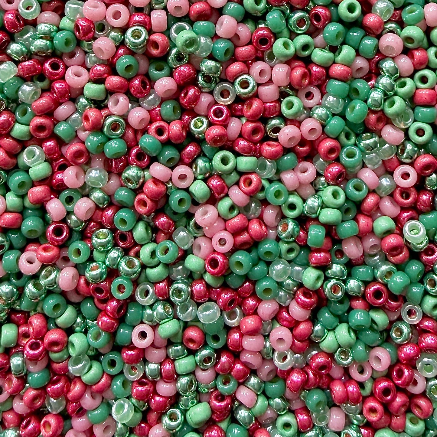 Pink Christmas 11/0 Miyuki Seed Bead Mix - The Bead Mix