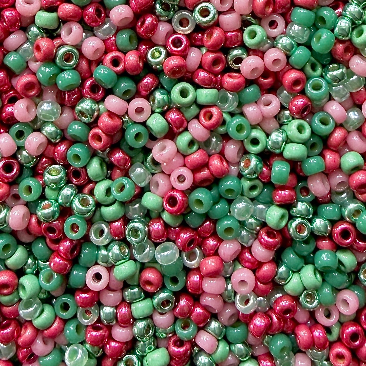 Pink Christmas 11/0 Miyuki Seed Bead Mix - The Bead Mix
