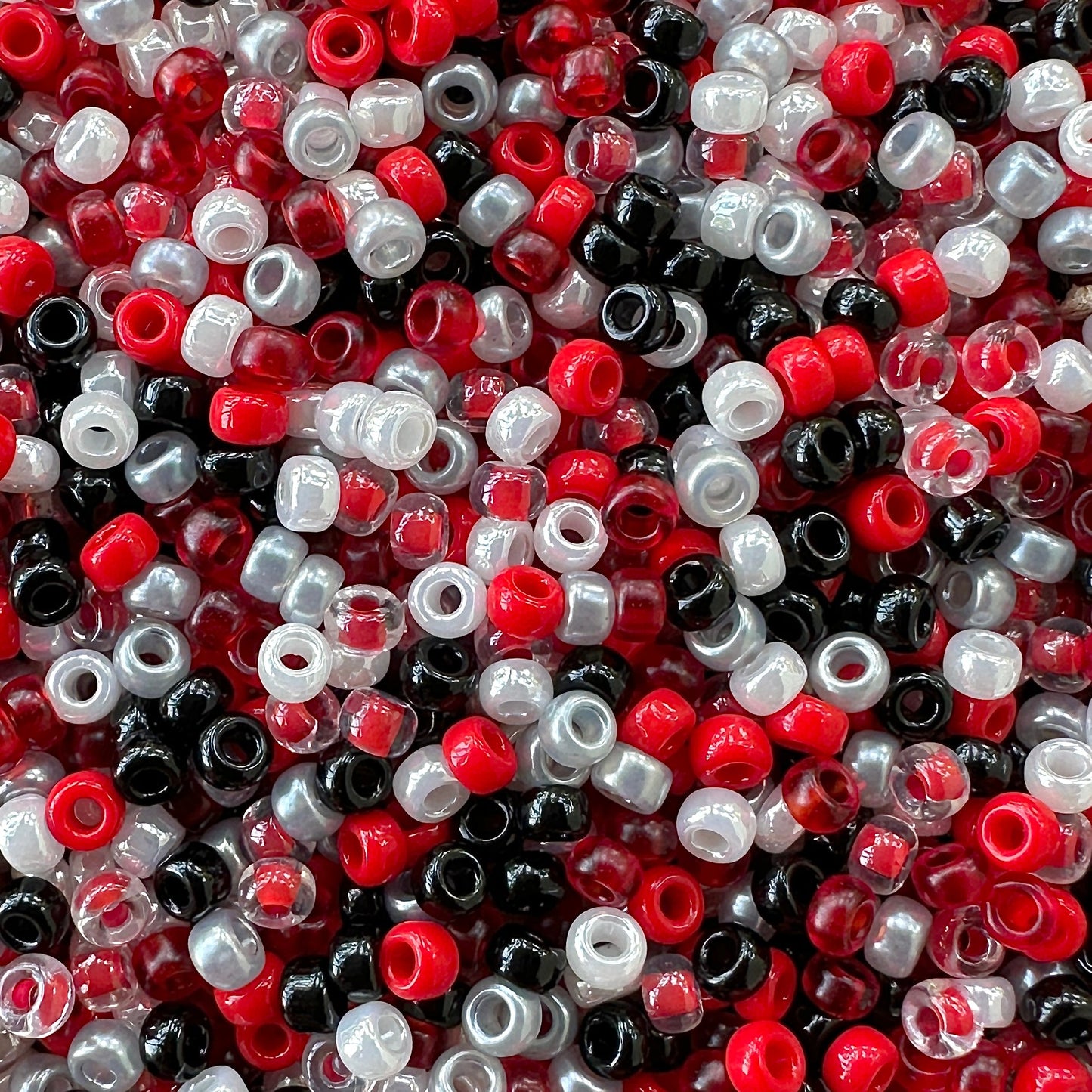 Queen of Hearts 11/0 Miyuki Seed Bead Mix - The Bead Mix