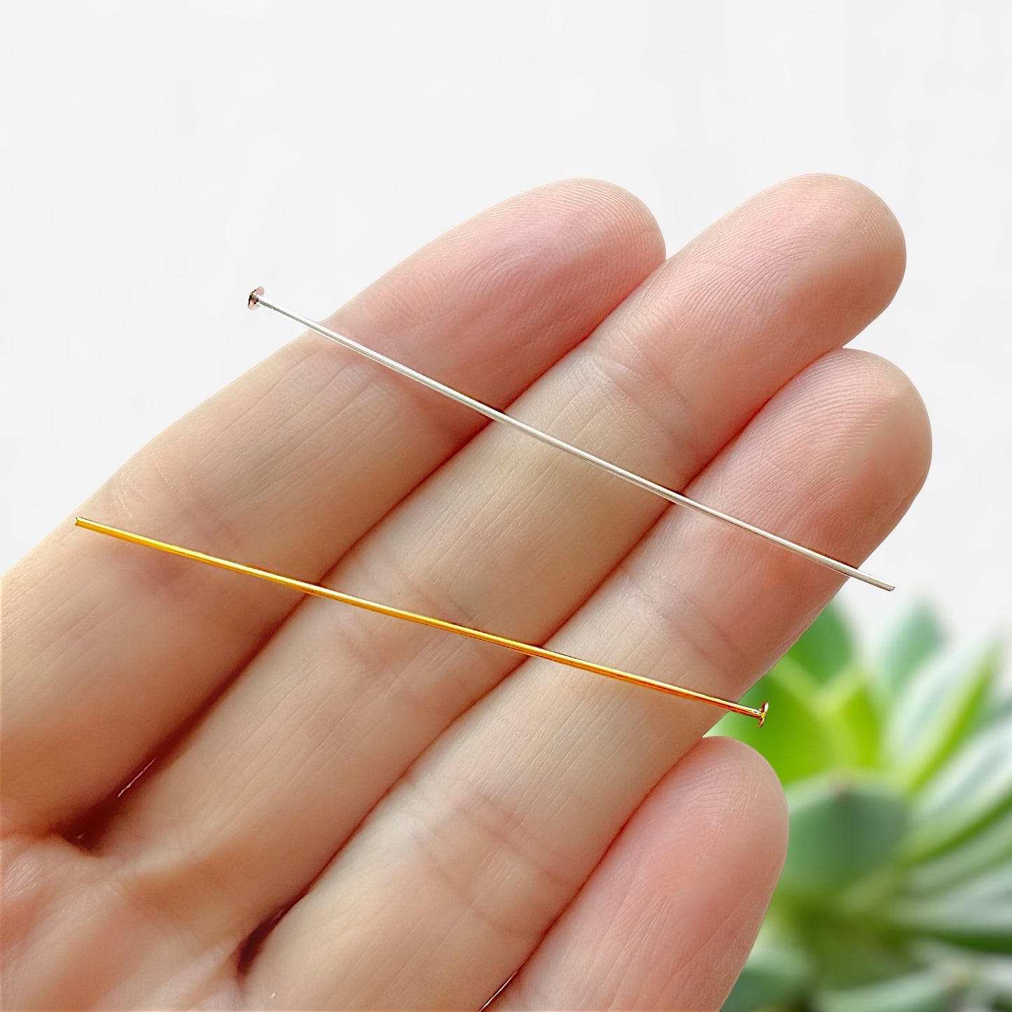 Gold and Silver-Plated Flat Head Pins (21 GA)
