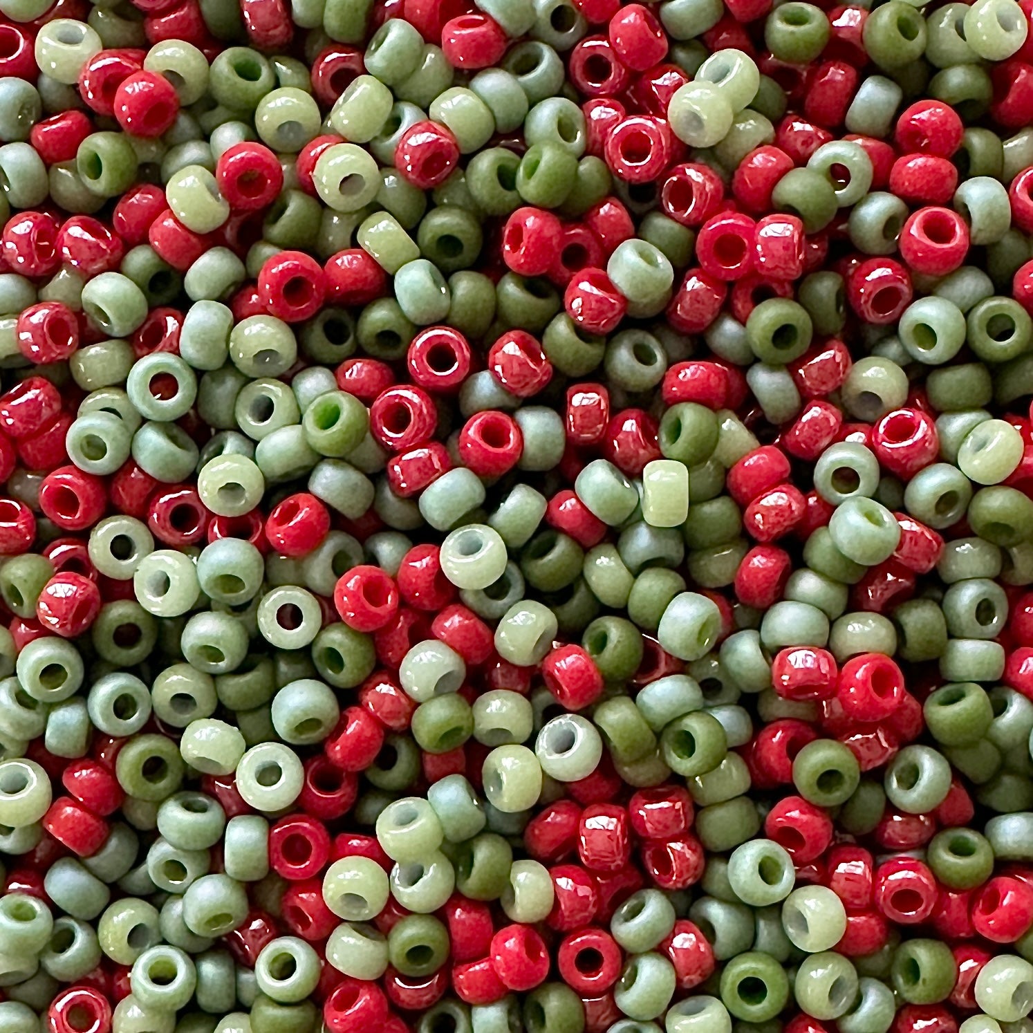 Holly 11/0 Miyuki Seed Bead Mix - The Bead Mix