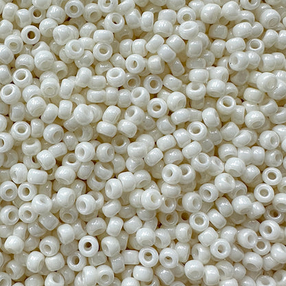 11-421: Opaque Eggshell Luster Miyuki 11/0 Seed Beads - The Bead Mix