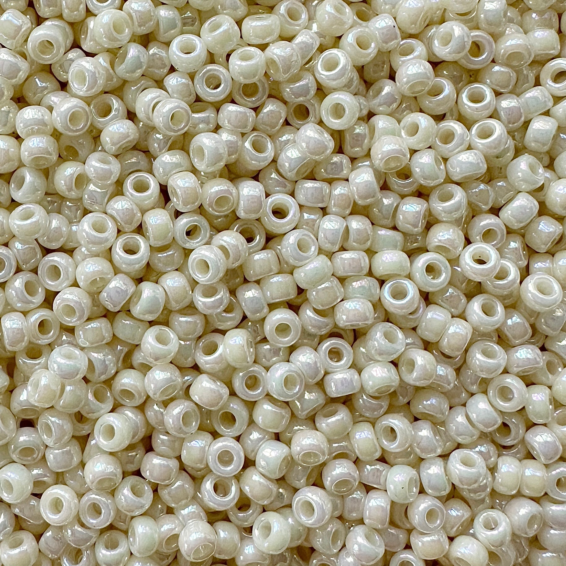 11-486: Ivory Pearl Ceylon AB Miyuki 11/0 Seed Beads - The Bead Mix
