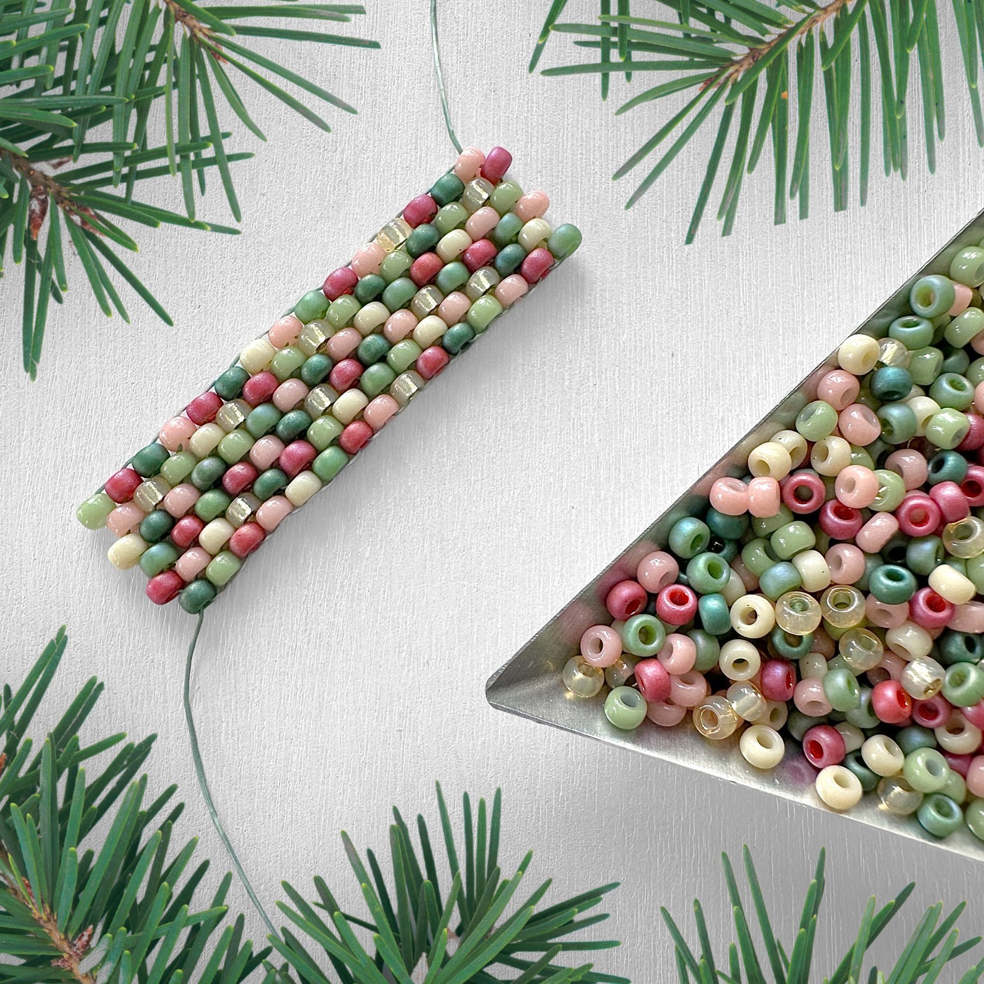 Modern Christmas 11/0 Miyuki Seed Bead Mix - The Bead Mix